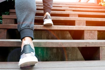 La politique des petits (10 000) pas