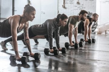 Le sport en groupe est-il meilleur que le sport en solo ?