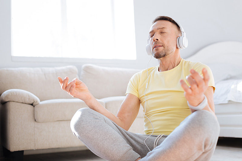 L’entraînement invisible consiste en tout ce que les sportifs font en dehors de leur entraînement physique, du contrôle de l’alimentation au rendez-vous santé à la récupération physique après l’effort.