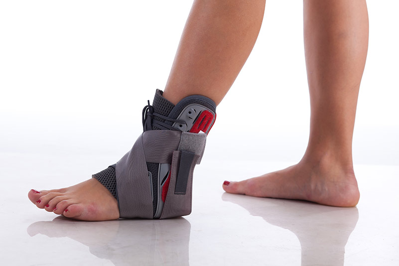 l'attelle, l'alternative au plâtre pour immobiliser une cheville, un genou, un coude lors d'une entorse.