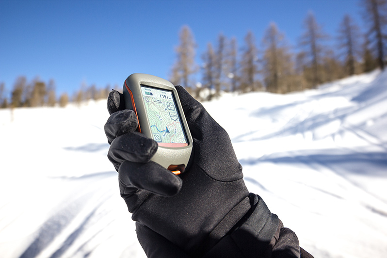 ne-pas-faire-de-hors-piste-sans-son-detecteur-de-victimes-d-avalanche